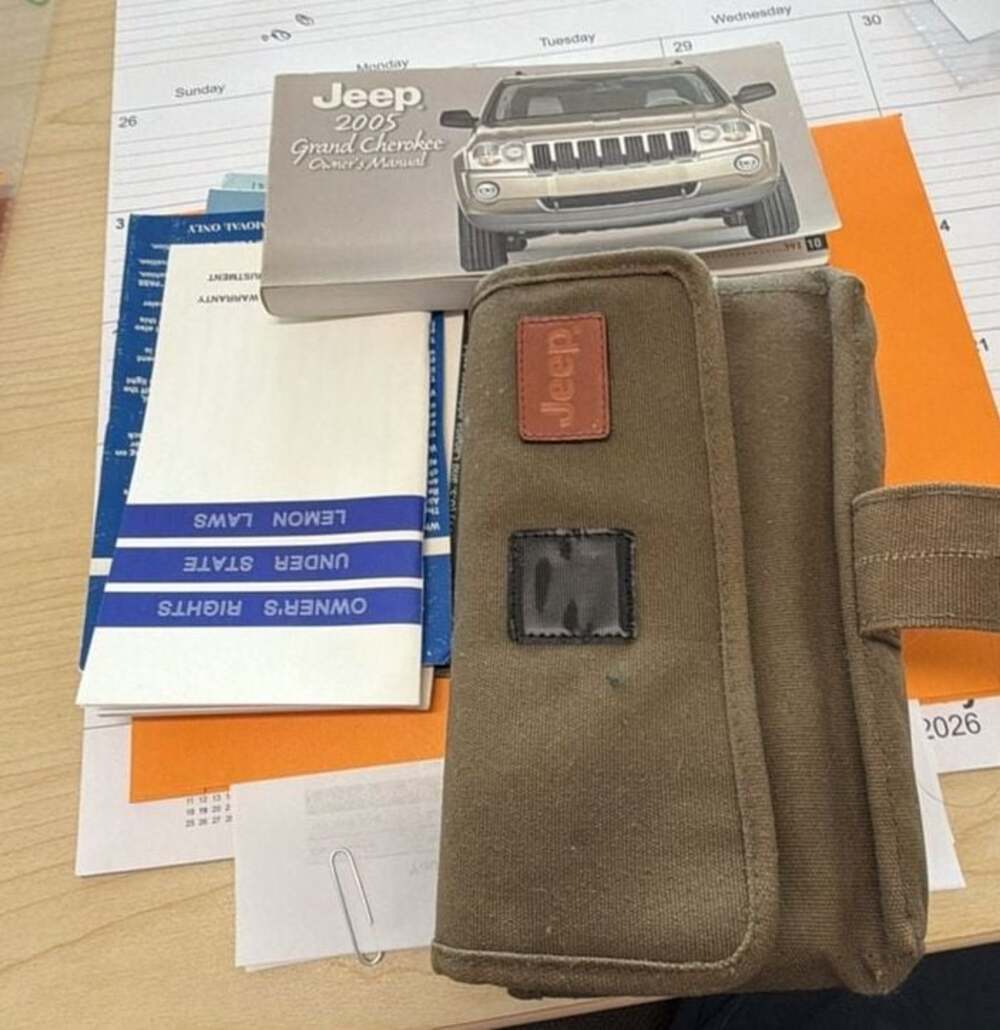 2005 Jeep Grand Cherokee Owner's Manual with Original Case